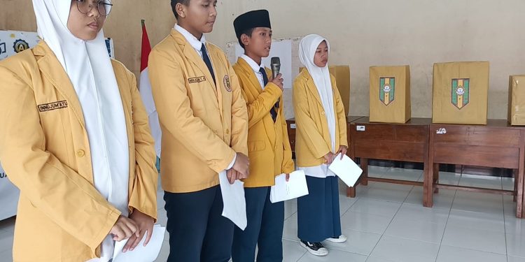 Demokrasi di Balik Pesantren: IPM MTs Muhammadiyah Wiradesa Sukses Gelar Suksesi Kepemimpinan