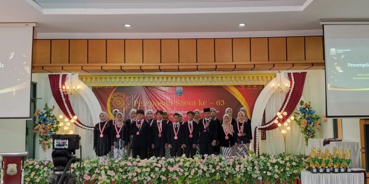 PESAN PCM WIRADESA PADA PELEPASAN SISWA KELAS VI MIM KAUMAN