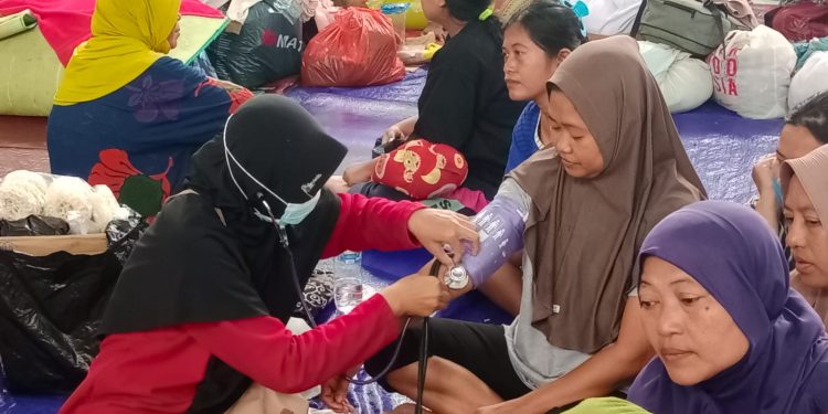 KHUTBAH JUM’AT: MENGABDI KEPADA MASYARAKAT