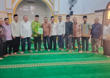 JAMAAH MASJID AL MUTTAQIN RANTING MUHAMMADIYAH KEPATIHAN 1 BERSAMA JAMAAH RANTING SEKITAR MEMBELI TANAH BANGUNAN 1,2 MILIAR UNTUK DIWAKAFKAN