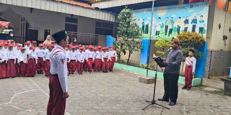Pendidikan karakter siswa melalui lomba kemerdekaan di MI Muhammadiyah Kauman