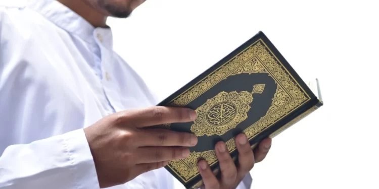 Khutbah Jum’at : Pendidikan Agama sebagai Modal Utama Tercapainya Kebahagiaan Dunia Akhirat