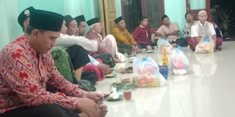 LAZISMU KL Wiradesa Salurkan 72 Paket Bebungah bagi Muadzin dan Marbot se-Cabang Wiradesa